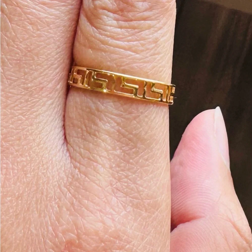 18k Gold Geometric Pattern Ring Accessory - Picture 3 of 3